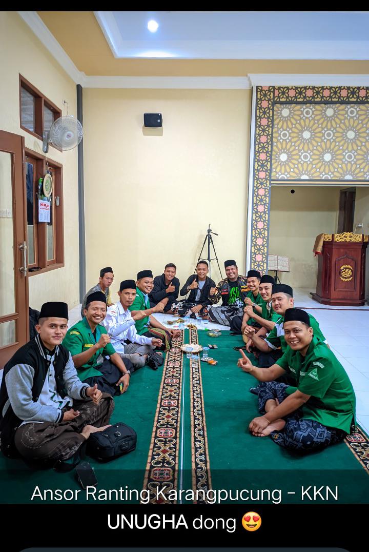 6. GP Ansor Ranting Karangpucung dan KKN DR06 Bersholawat bersama masyarakat